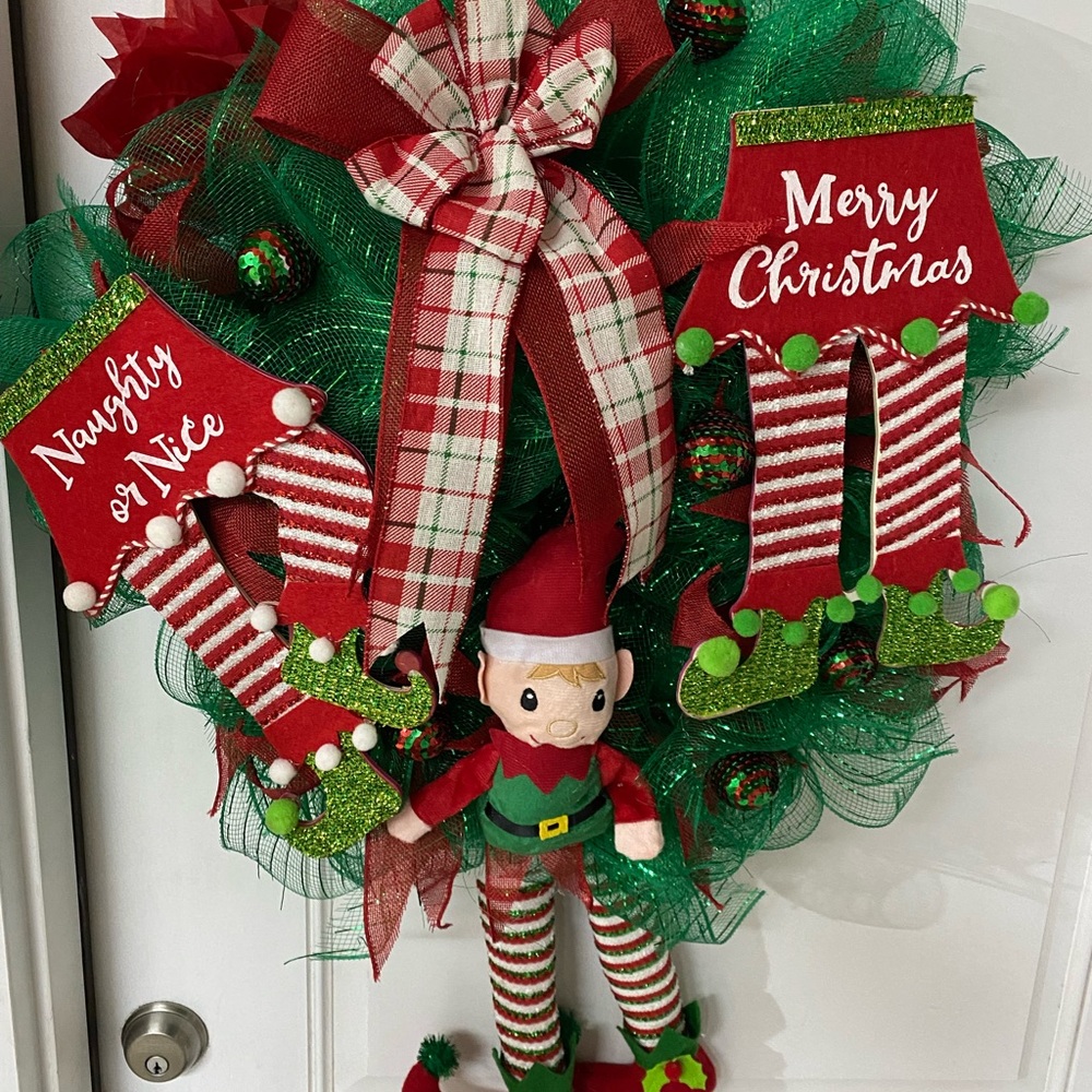 MERRY ELFMAS…. An Elf Christmas Wreath!